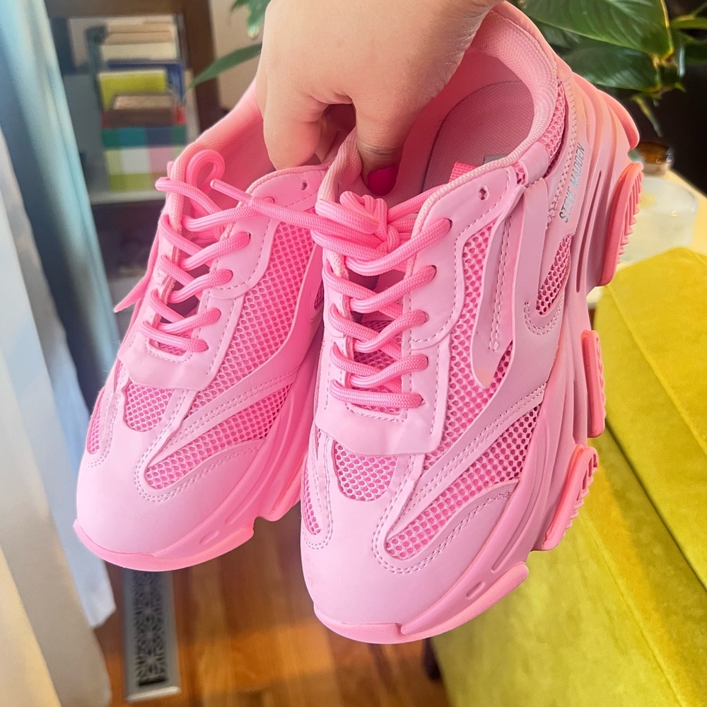 Steve Madden Possession Pink Shoes Monochrome 🩷